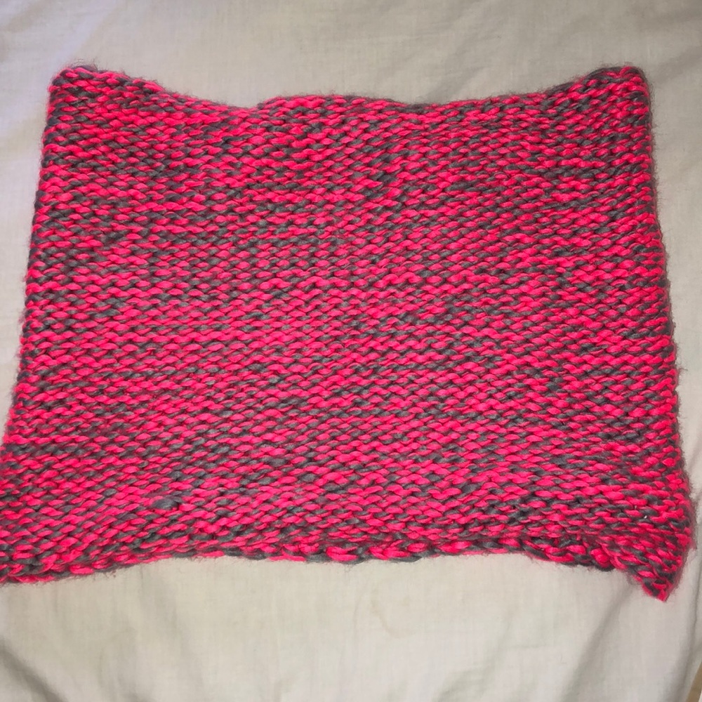PINK AND GRAY INFINITY SCARF